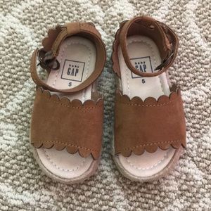 Scalloped espadrilles